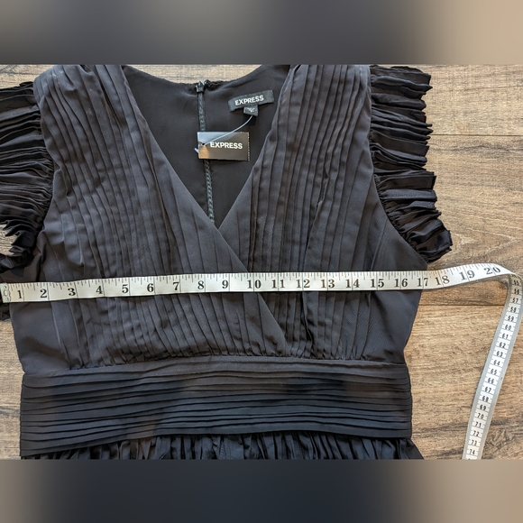 NWT Express Medium Black Peplum Wrap Front Dress Top Sleeveless Blouse NEW - Picture 6 of 9